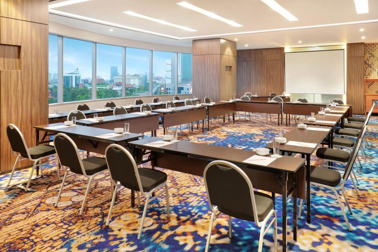 Mercure Jakarta Gatot Subroto Экстерьер фото